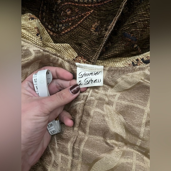 Damsel in a Dress Vixen hooded Corset. Size 38-39 inches in iridescent paisley. - Picture 4 of 6